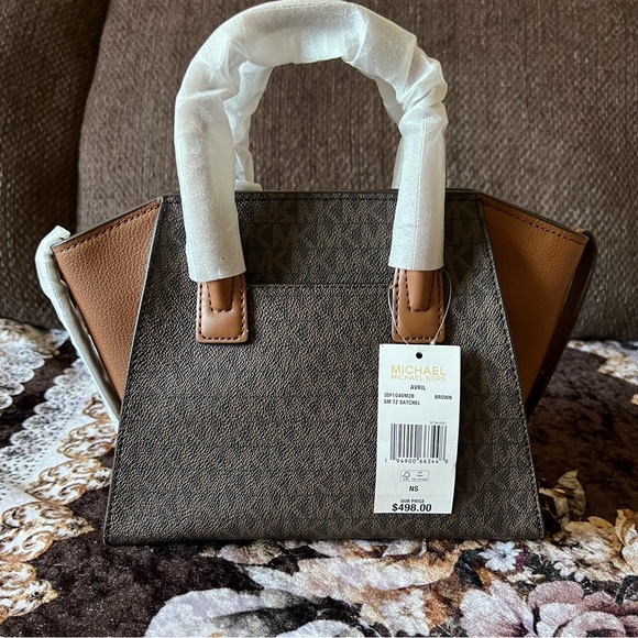 MICHAEL KORS Signature Avril Satchel Crossbody Bag With Keychain Wallet NWT - Picture 10 of 14